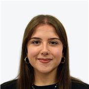 Soy estudiante de Ade en la UPF, doy clases económicas todas las materias a alumnos de primaria y de la ESO